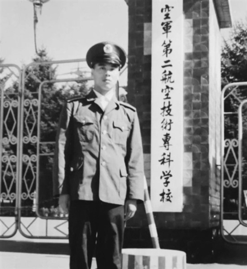 武清良出生于1966年,1987年入伍,2007年3月从部队转业后,到济南市公安局天桥分局堤口路派出所工作